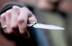 В Самаре, во время конфликта между тремя мужчинами, двое участников  получили серьезные ножевые ранения