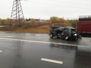 В Волжском районе погибли водитель и пассажирка Нивы: при выезде из дачного массива легковушка не уступила дорогу  МАЗу