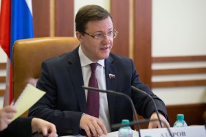 Дмитрий Азаров выступил против принятия необдуманных решений по 