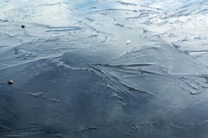 Самарцев предостерегают об опасности выхода на лед